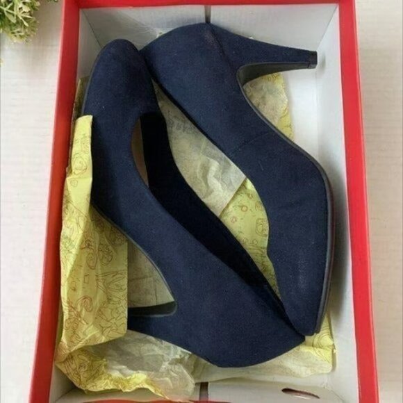 American Rag 9.5 Womens Felix Closed Toe Classic Pumps Navy Fabric Cuban Heel - Picture 2 of 10